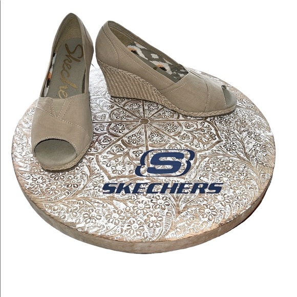 Skechers Shoes - Women’s Skechers Tan 3” Wedge Peep Tow Sandals / Size 6.5